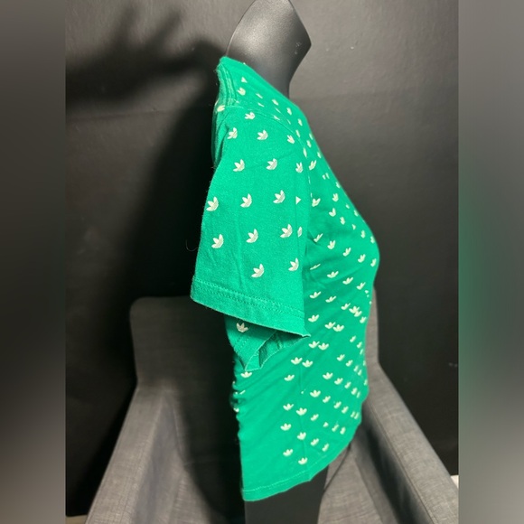 Adidas Printed Green T-Shirt with White Pattern Small - Picture 3 of 7